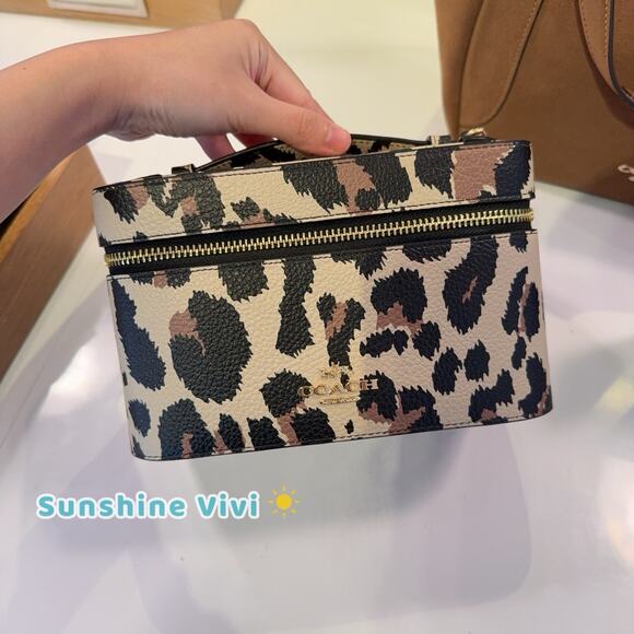 NWT COACH Cosmetic Case With Leopard Print CCF43 Gold/Leopard - Picture 1 of 7